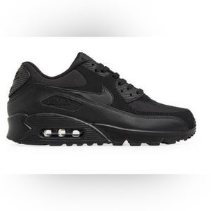 Nike Air Max, black, women’s size 6, youth size 4.5
